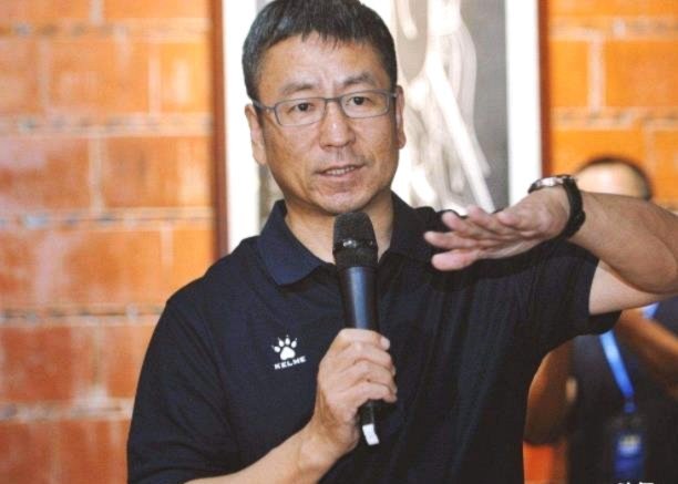 董路的事本来其实是足协的本职工作。