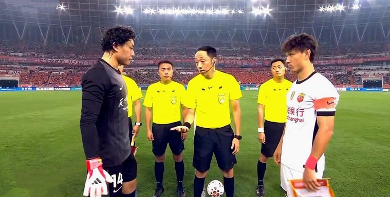 临场指挥比韩鹏教练组更糟糕