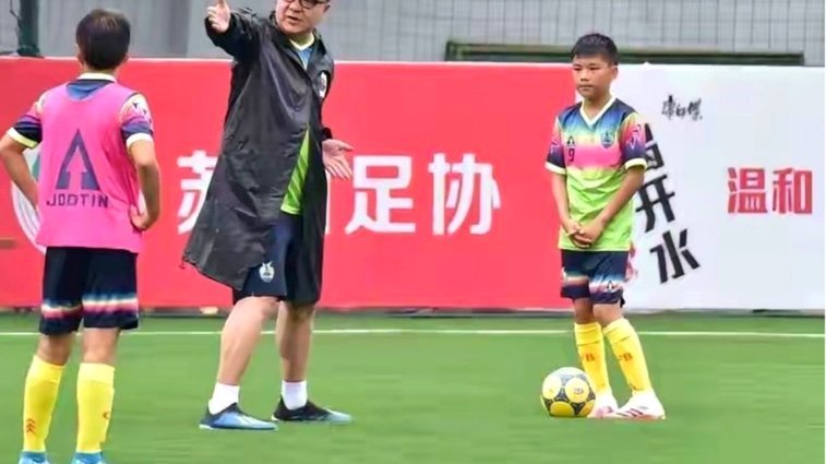 董路如何抹黑 + 造谣布尼亚明在亚少赛的表现