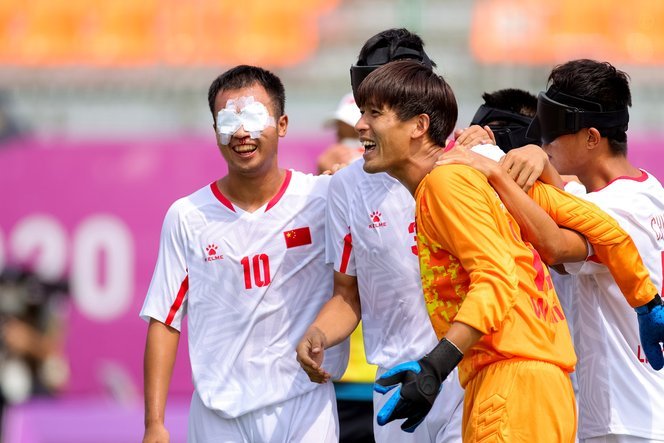 亚残运会盲人足球赛：中国队1-0日本队，取得开门红